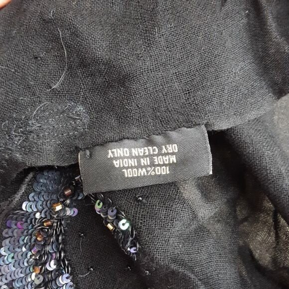 Vintage SAACHI 100% Wool Embellished Scarf One Size Excellent VERY gently used c - Picture 6 of 6